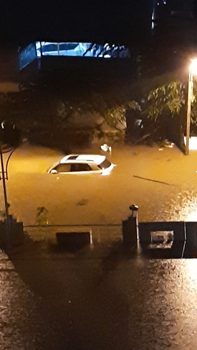 CitizenKamran's tweet photo. Spotted an island
#bangalorerains https://t.co/tcQlT1RFG7