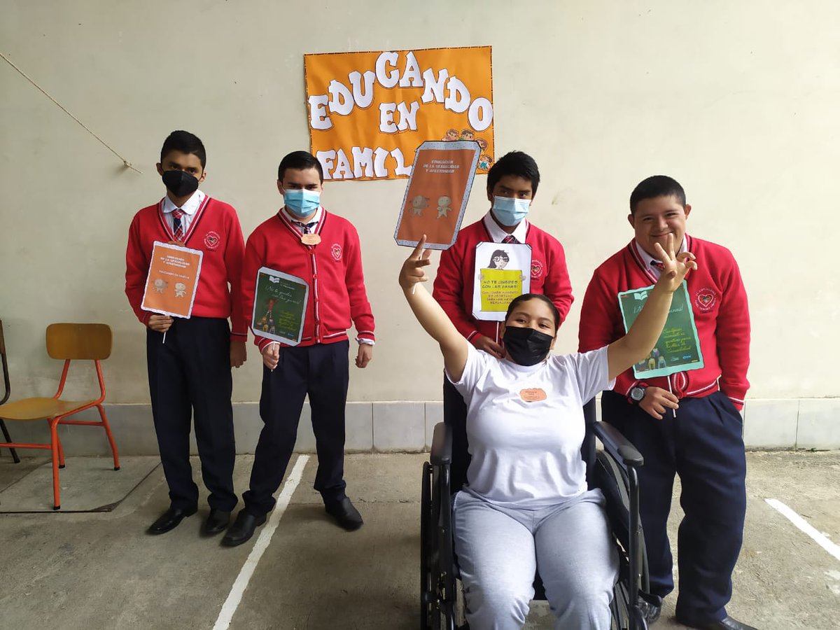 [ZAMORA] Los Departamentos de Consejería Estudiantil (DECE) del Distrito 19D01 inicia con 
la campaña en instituciones educativas. "Todo momento es oportuno para hablar de sexualidad, no te quedes con la duda". Como parte del programa Educando en Familia. 
#ExcelenciaEnEducación