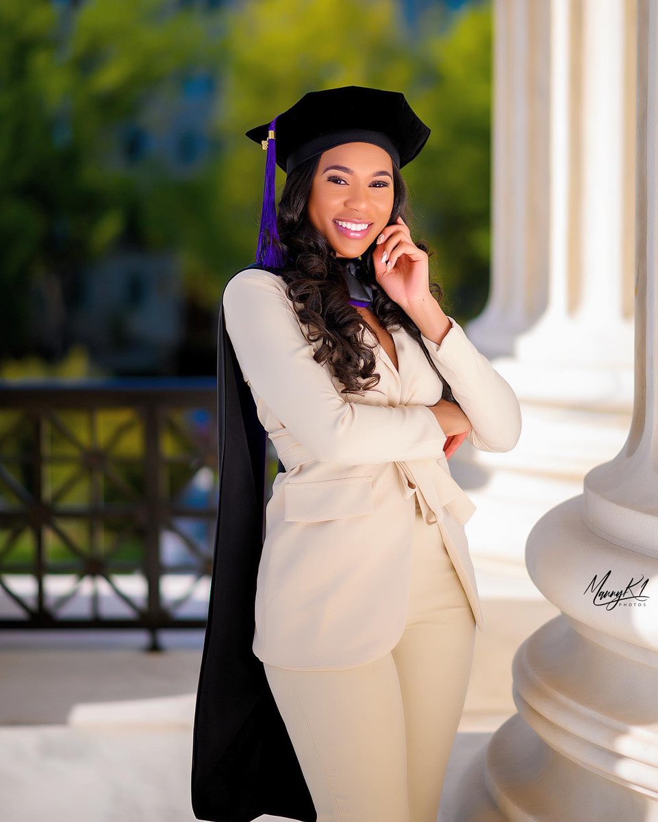 champagnenaj's tweet photo. Graduating law school in 3 days!! #JDLoading ⚖️ https://t.co/DNeQUHqWi5