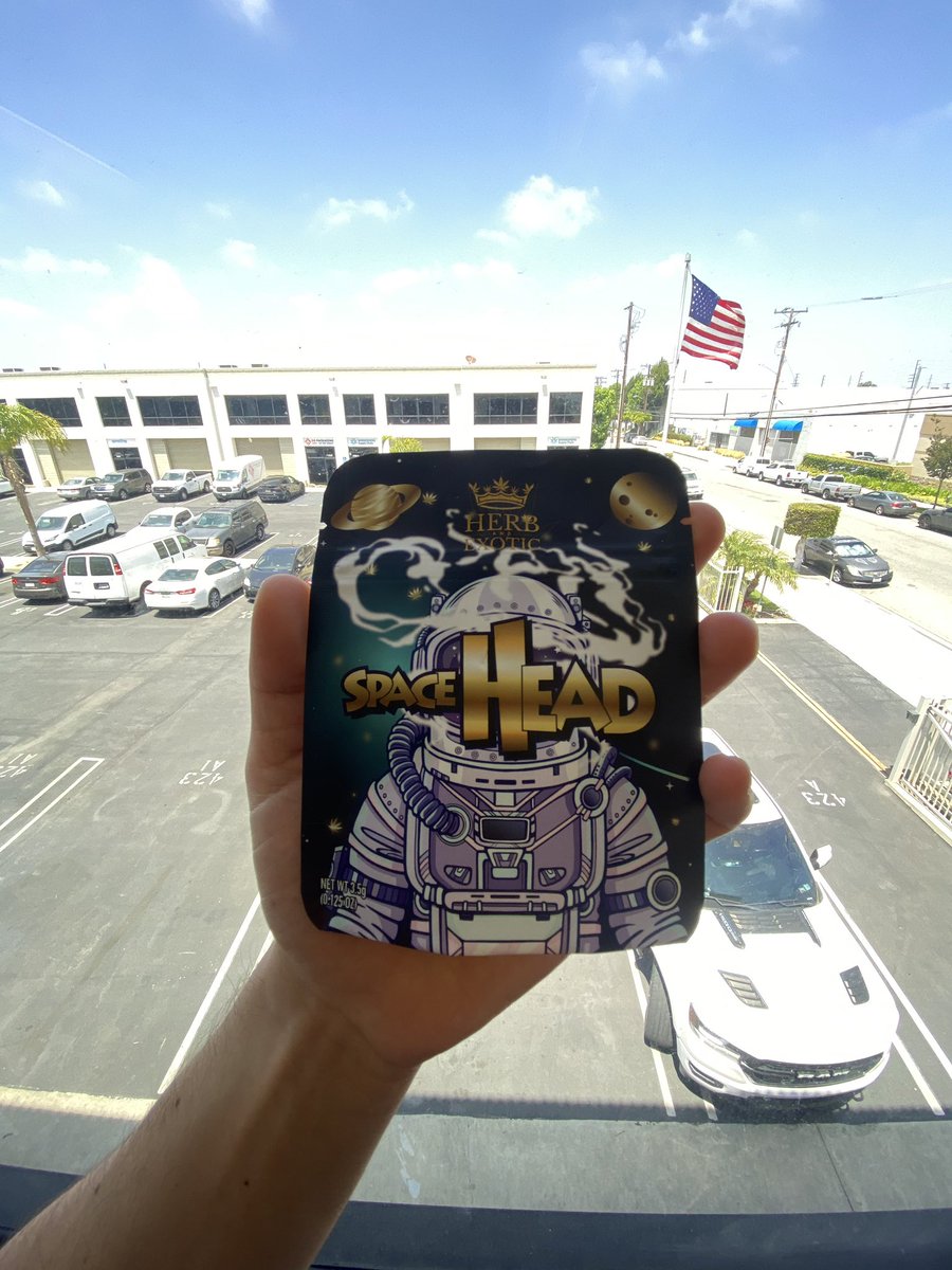 FUC_nft's tweet photo. Space Heads direct print bags.
https://t.co/75NL47qf1c
#packaging #branding #directprint #stickerfarmermadeit #featheredunderdogclub https://t.co/ErfG7L9XMS