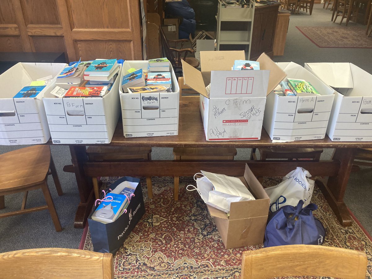 ParrottLibrary's tweet image. Lower School students couldn’t have been more excited to hear from @AuthorStuGibbs!!! Many of them mentioned how amazing it was that his ideas come from real life inspiration. Hopefully he doesn’t get a writing cramp signing the 230 books that our students brought!