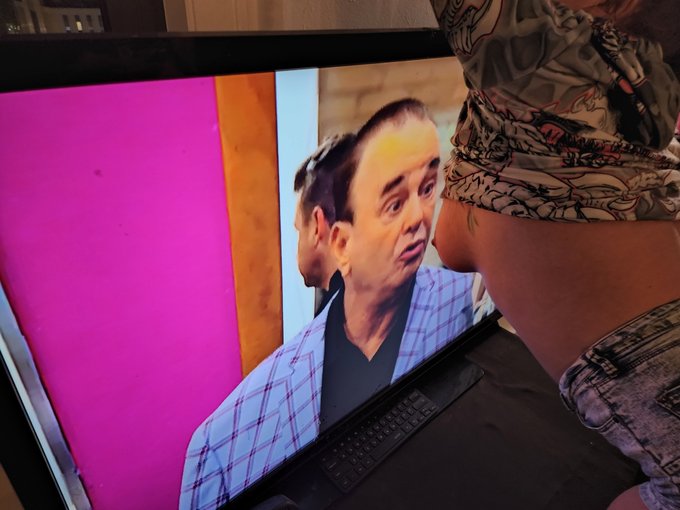 Lol I play to much with the paused TV lmfao #BarRescue https://t.co/Vi7lJuELR9<a href="/tag/barrescue"class="tags">#BarRescue</a>