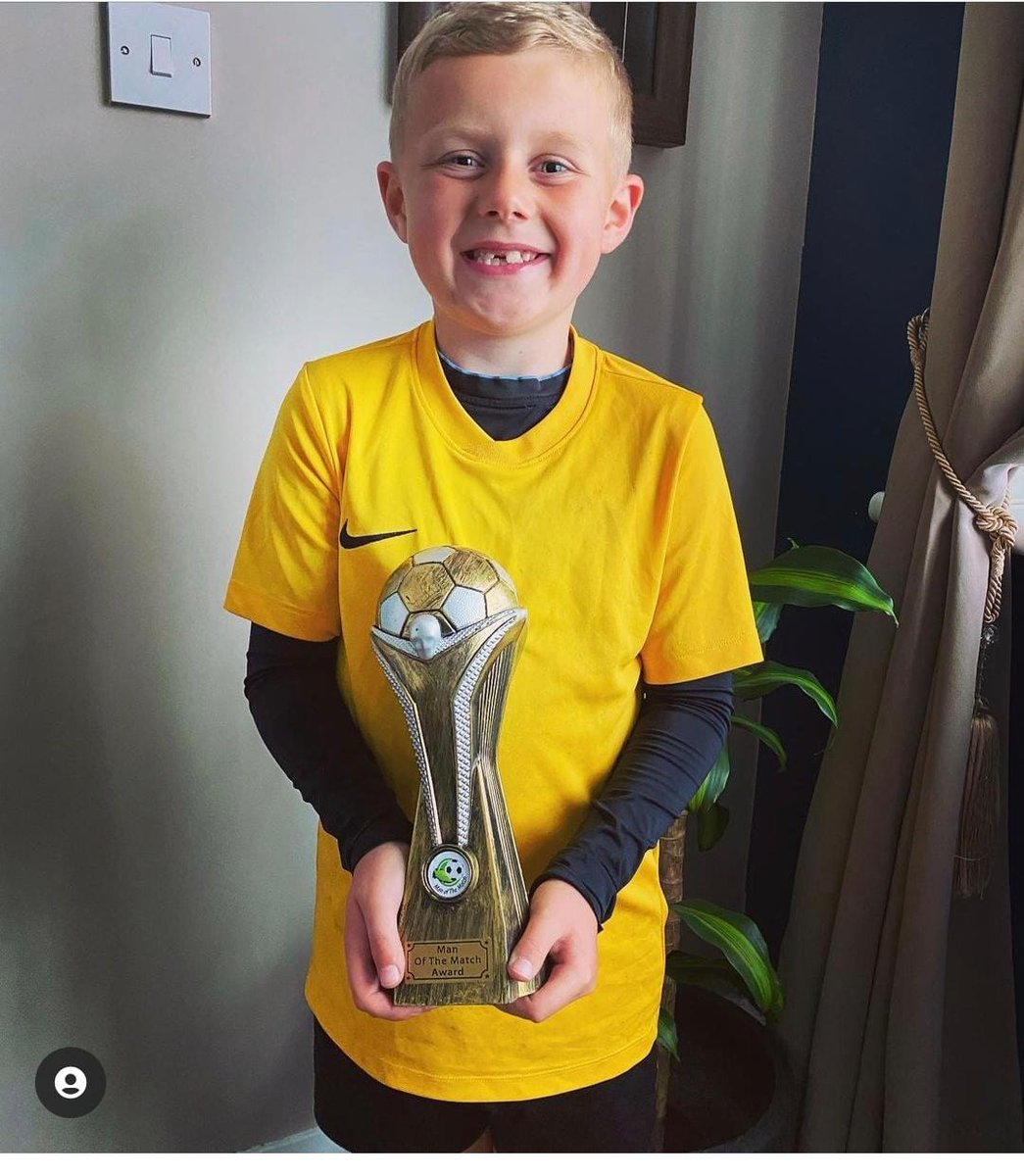 Juniorwarbreck's tweet photo. Well done to our lads tonight went down 4.1 against good farmers team. Tight game more than scoreline suggests. Only been together month and half lads doing really well. Gelled so well motm Joe warrior at the back well done. Thanks @CallumSutton06 boss young ref ⚽️👏 https://t.co/HjB7krCuWk