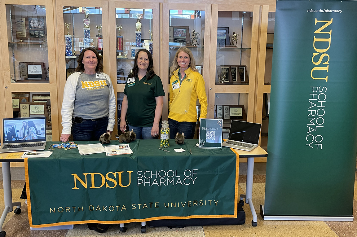 NDSUpharm's tweet photo. How many career paths are there in pharmacy? Thanks @FargoNDSchools for the invite to Ronald N. Davies High School where #NDSU Pharmacy faculty shared career and education options with students this week! #ExperienceNDSU at https://t.co/m8XgaJUrSN https://t.co/xDk2w3c2nD