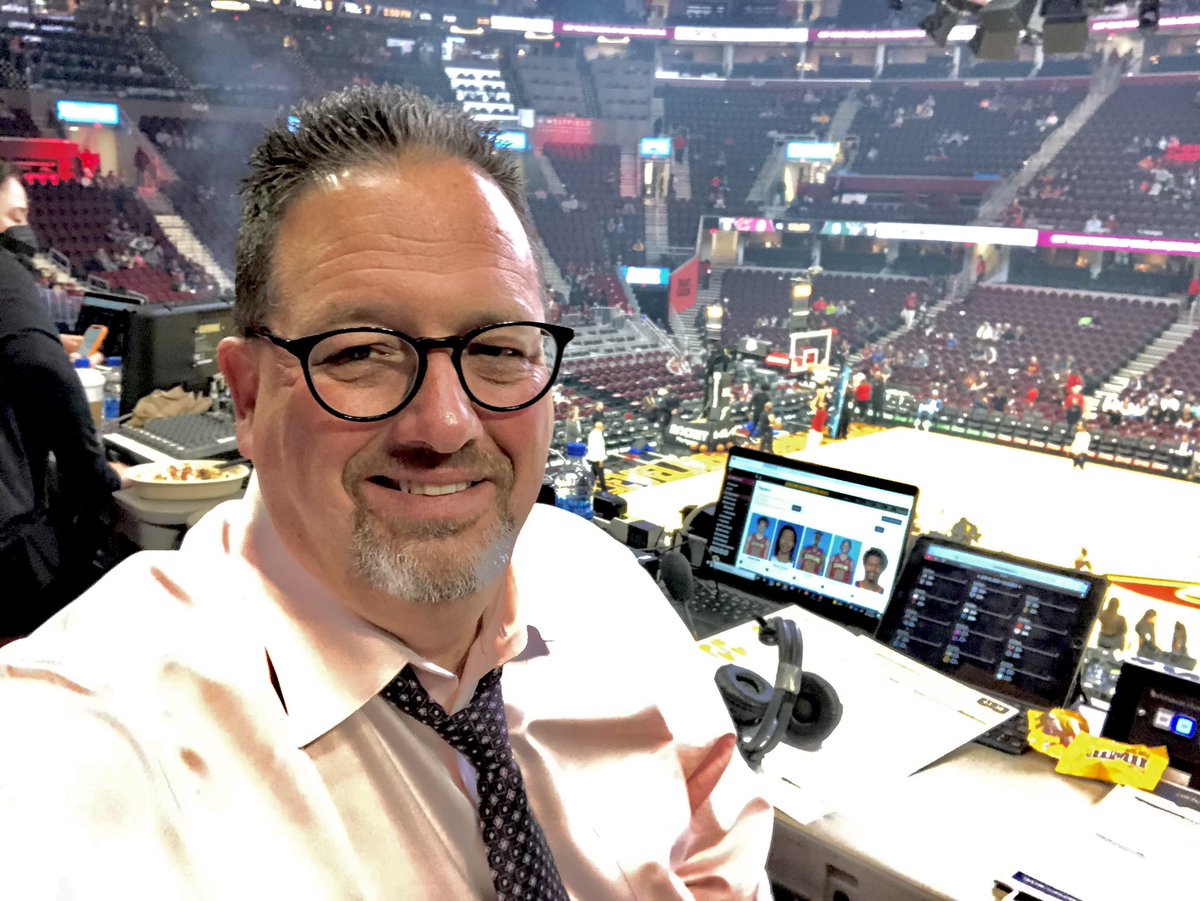 BlessingHouseOH's tweet photo. Who knew?
Tim Alcorn, voice of the Cavs, does tennis, too?
Tim will be at our Tennis Bash on Sunday, timing those serves to see whose is the fastest.  Come on down to Avon Oaks to hit a few balls, play some games and meet Tim in person.
Tickets available:  https://t.co/p5y8Wej1vu https://t.co/GjzYIUImxx