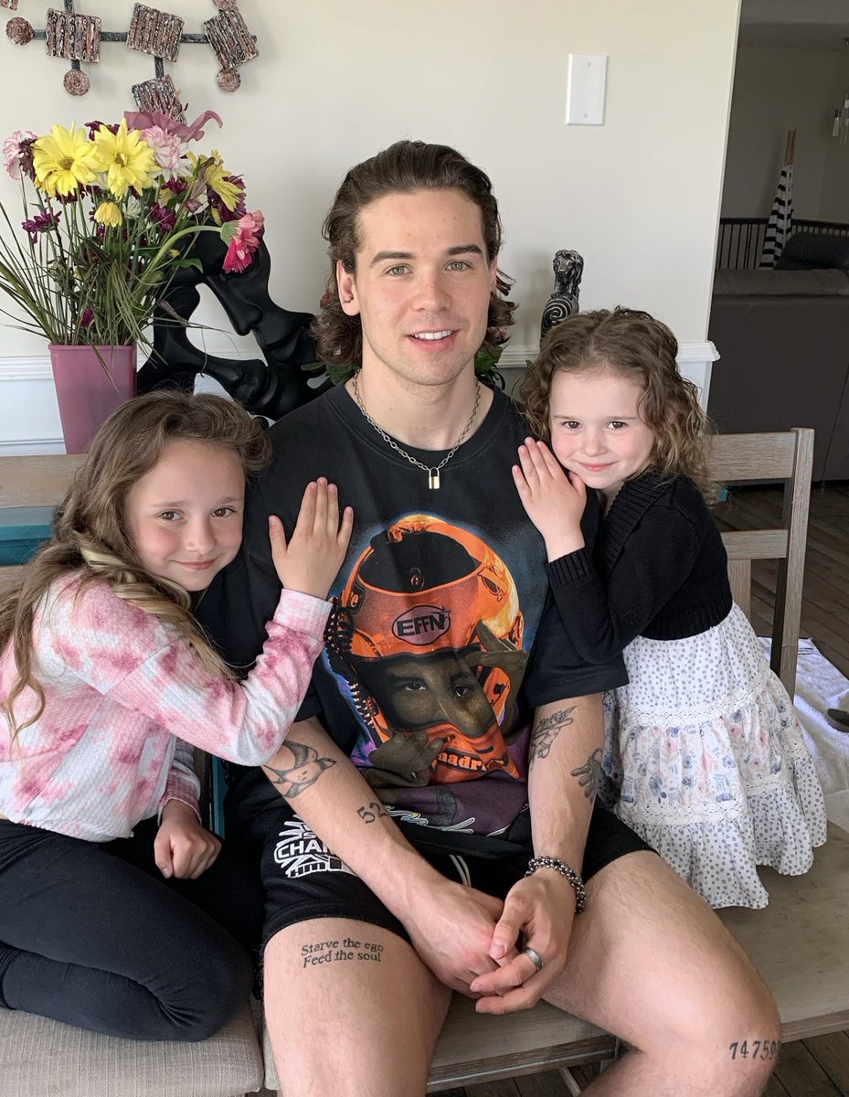 Daemon Hunt tweet media