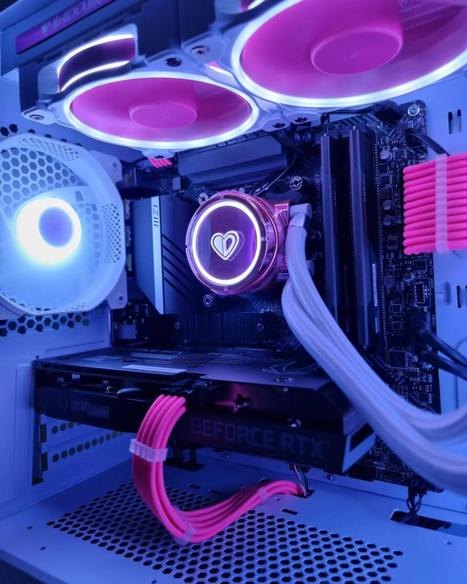ZOTACRussia's tweet photo. ❤️идеальный билд, да?

#ZOTAC #ZOTACGAMING #PcSetup #GamingPC #Tech #PcHardware #PcComponents #gamerpc #setups #pcbuilding #gamingrig #gamerlife #gamingcommunity #pcsetups https://t.co/v0guxonScC