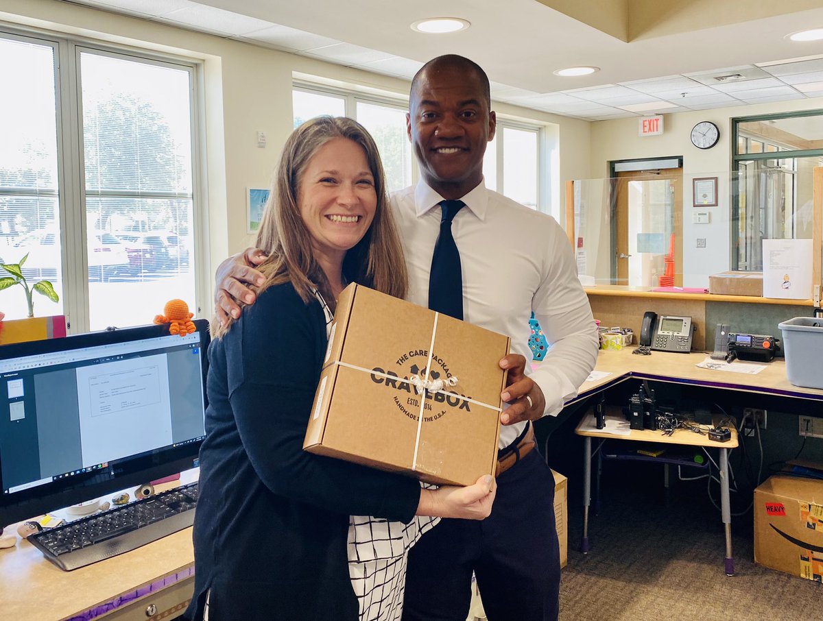 Styles_MarlonJr's tweet photo. Bright Spot - @CarrieSchmidt_ 

You are amazing! Such a valuable team member. Your positive spirit lifts @MayfieldTweets and the district. Today we celebrate you! #MiddieRising https://t.co/wPd62I7Id4