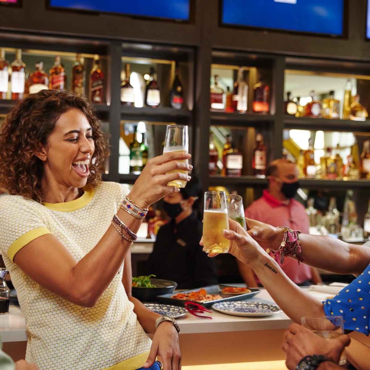 GoBrightline's tweet photo. Join us at MiamiCentral this weekend as we kick off #305Weekend with $3 and $5 SMART fares Friday, Saturday &amp; Sunday + all-day happy hour at Mary Mary 🍸 🍺

#305Weekend #GoBrightline https://t.co/mjdwkIjgk8