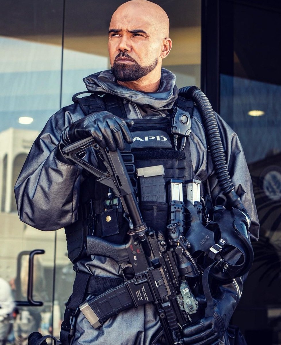 gladysivory3's tweet photo. ๐ฌ #SFM #Shemarfmoore #Journeyofadreamer #HONDO #Swatcbs #rollSWAT #Season5 #SWAT #SwatSquad #TeamSwat #SWATsunday #Finale ๐ธ from Shemarfmoore IG story ๐ฅ๐ฅ https://t.co/84hkZYIe2X