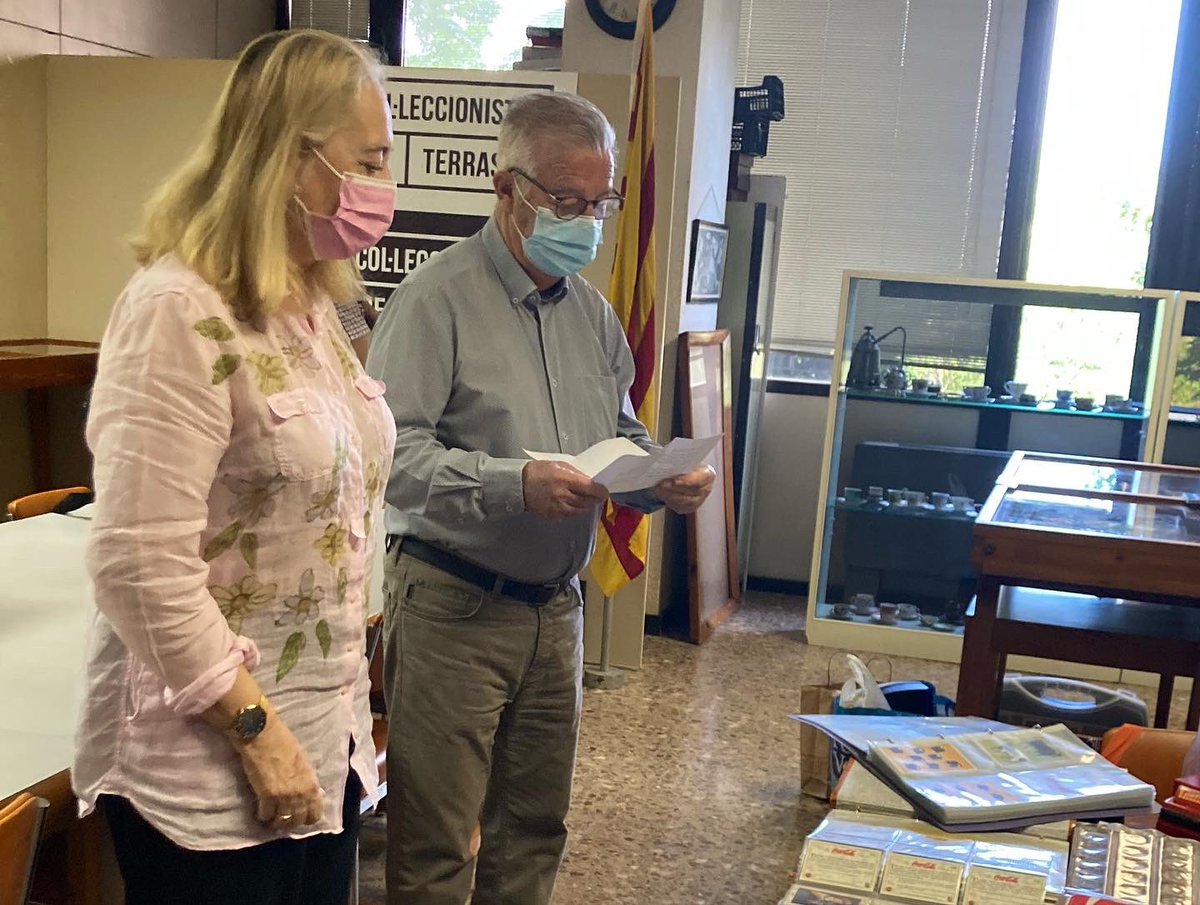 col_fira's tweet photo. El passat diumenge 15 de maig la familia Tobal va fer donació de les col.leccions del sr Tomàs Tobal Cardona  a l’Associació de Col.leccionistes de Terrassa Moltes gràcies !!! https://t.co/POEYi7JczL