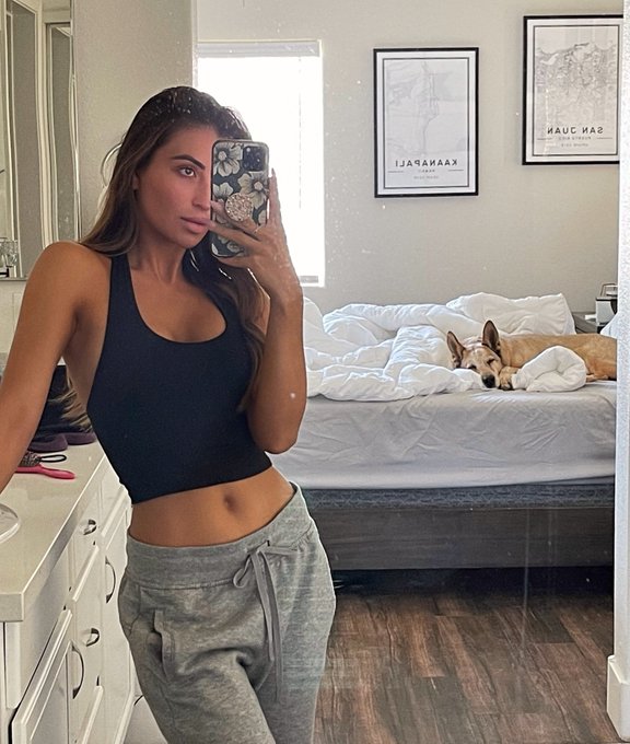 this ain&rsquo;t about me&hellip; it&rsquo;s about the little cutie in the back napping 🥺🫶🏼🐶 https://t.co/qgpEnPDp1y