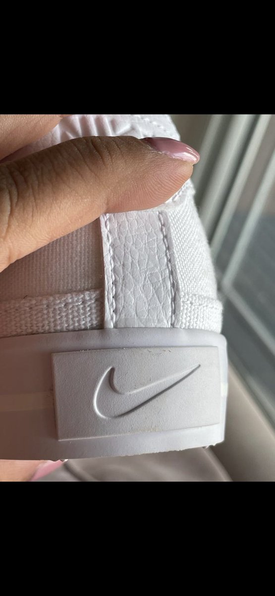 TejG_Wal's tweet photo. @Nike love the shoes. don’t love how long it took to be delivered just for them to be dirty… https://t.co/izPTAFTpdo
