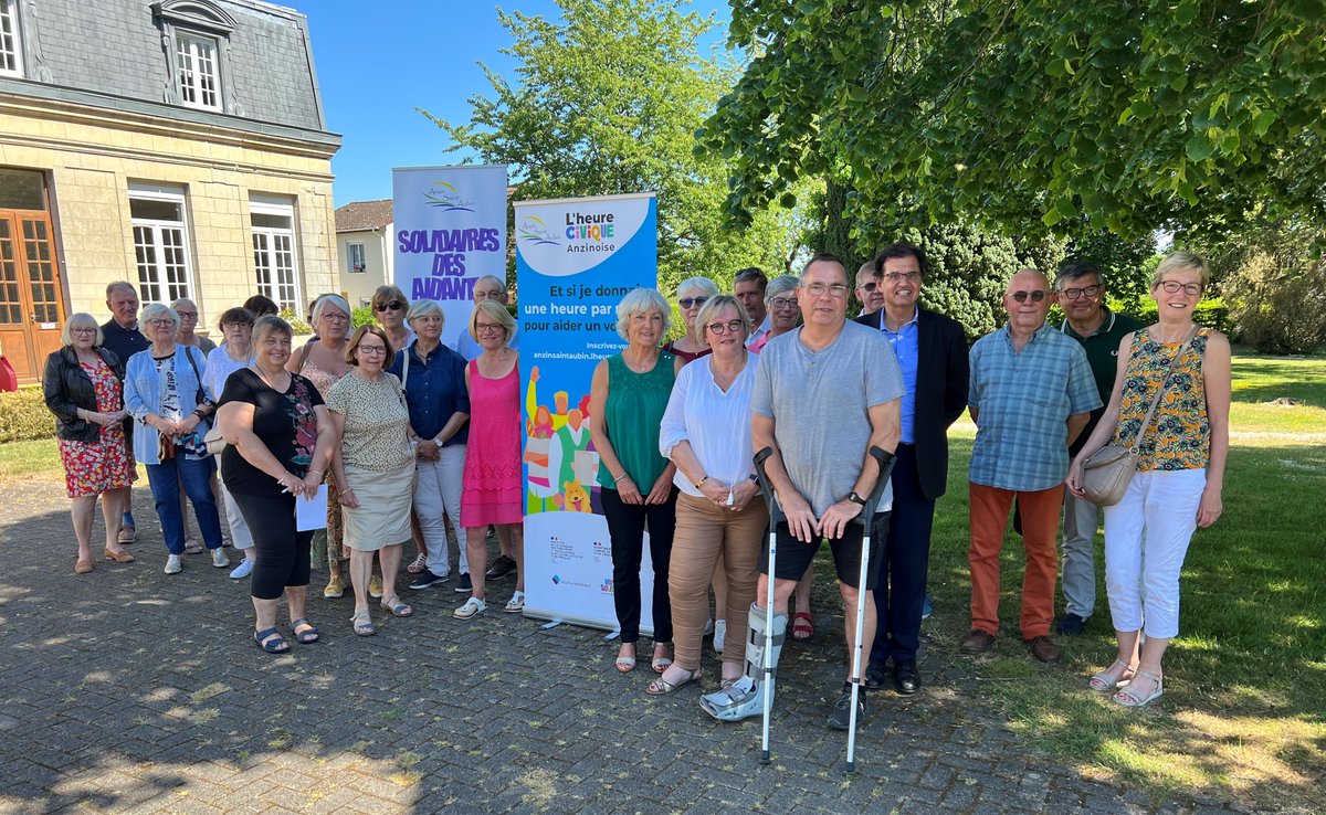 Voisins Solidaires (@voisinsolidaire) on Twitter photo Lancement par <a href="/HamineValerie/">Valerie El Hamine</a> maire <a href="/anzinsaintaubin/">Anzin-Saint-Aubin</a> <a href="/AtanasePerifan/">Atanase Périfan ن</a> Sophie Béarez de #HeureCivique et du programme #SolidairesdesAidants soutenu par <a href="/AG2RLAMONDIALE/">AG2R LA MONDIALE</a> <a href="/FLeturque/">Frédéric Leturque 🇪🇺🇫🇷</a> Maire <a href="/VilleArras/">Ville d'Arras</a> PR <a href="/GrandArras/">Com. Urbaine Arras</a> a ensuite reçu les organisateurs pour saluer cette généreuse initiative Lancement par <a href="/HamineValerie/">Valerie El Hamine</a> maire <a href="/anzinsaintaubin/">Anzin-Saint-Aubin</a> <a href="/AtanasePerifan/">Atanase Périfan ن</a> Sophie Béarez de #HeureCivique et du programme #SolidairesdesAidants soutenu par <a href="/AG2RLAMONDIALE/">AG2R LA MONDIALE</a> <a href="/FLeturque/">Frédéric Leturque 🇪🇺🇫🇷</a> Maire <a href="/VilleArras/">Ville d'Arras</a> PR <a href="/GrandArras/">Com. Urbaine Arras</a> a ensuite reçu les organisateurs pour saluer cette généreuse initiative