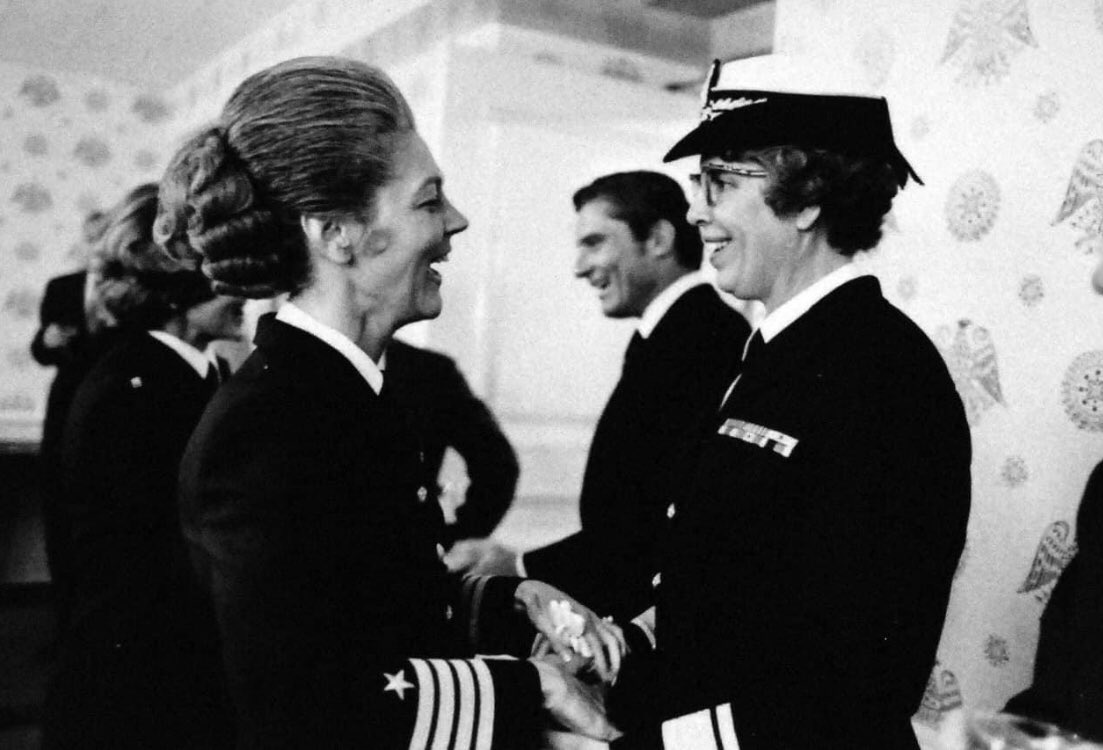 #OnThisDay in 1973 Capt. Robin L. Quigley became the first woman to hold a major Navy command, the U.S. Navy Service School in 1973. 

#NavyFirsts #OTD #ThisDayinHistory #CaptainQuigley #WomenintheNavy #NavyHistory #NavyReadiness #NMUSN