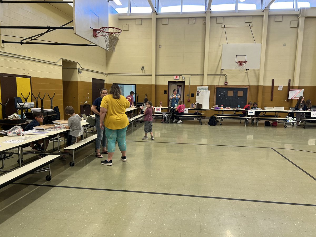 DrStanWhiteman's tweet photo. Students at Highlands Elementary School preparing for our @remakelearning day event! We are expecting a few hundred guests this evening for our student-led extravaganza @RemakeDays @HighlandsSD https://t.co/OMpiRoth23