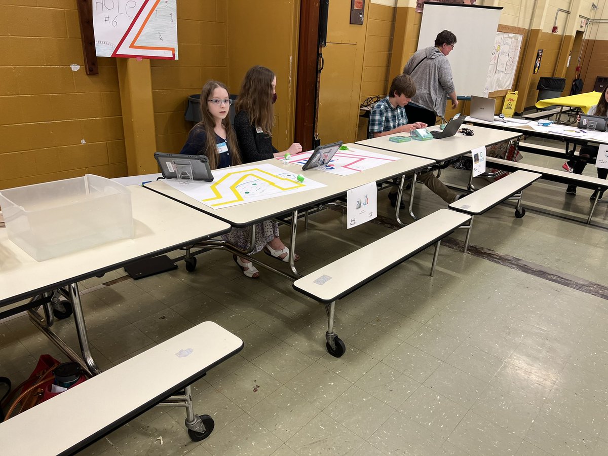 DrStanWhiteman's tweet photo. Students at Highlands Elementary School preparing for our @remakelearning day event! We are expecting a few hundred guests this evening for our student-led extravaganza @RemakeDays @HighlandsSD https://t.co/OMpiRoth23