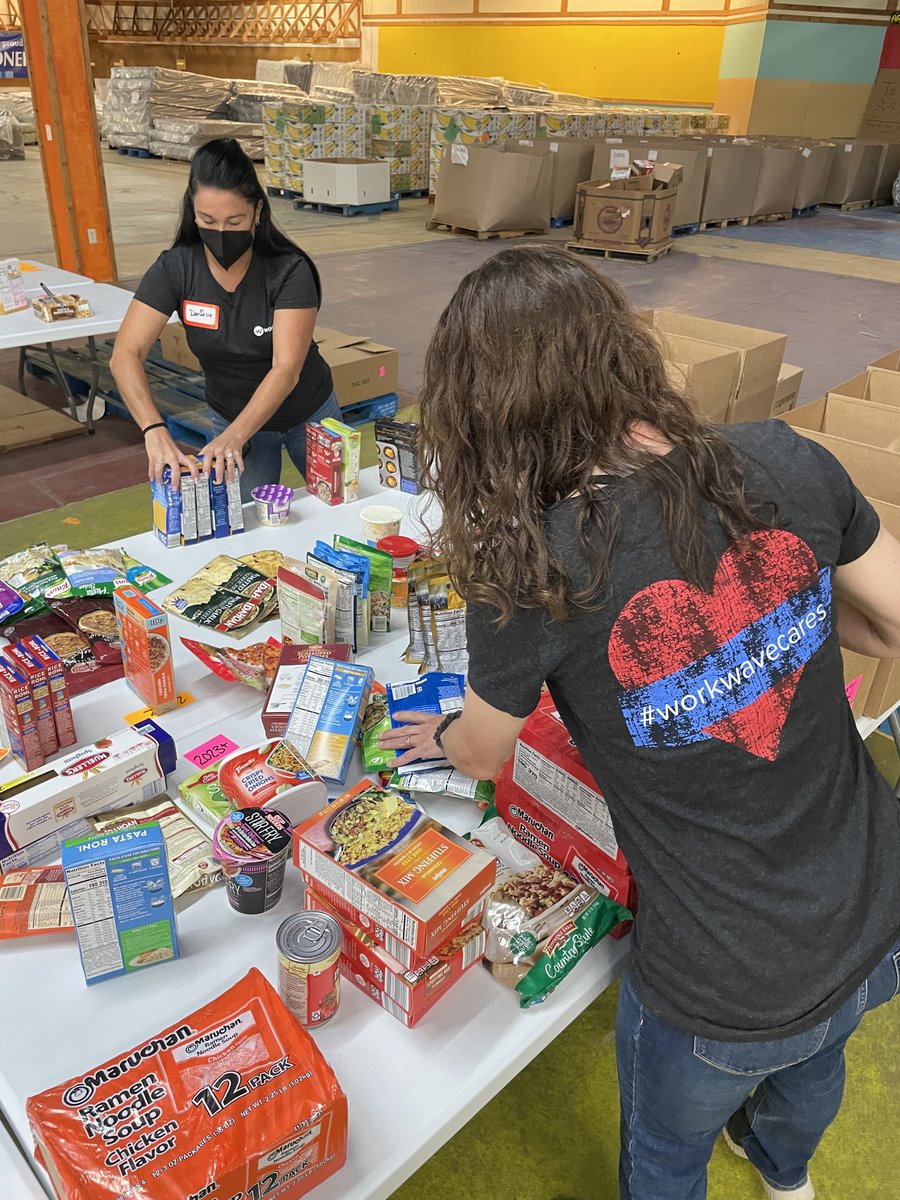 RealGreenSys's tweet photo. Today a few of our awesome Real Greeners and WorkWavers took some time out of their day to #volunteer to pack some #emergency #foodboxes for those in our #community. Proud to partner with Lighthouse!
#StrongerTogether #RealGreenPride #WorkWaveCares https://t.co/vXakXJVz65