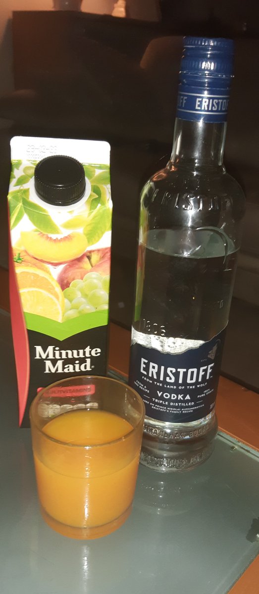 AliceOpensDoors's tweet photo. Good night and sweet dreams everyone worldwide 💞💫🙏🏼✌🏼
Stressful were my last days 
But now I'm going to drink my Vodka Orange and I will see it everything on the bright side.
#Cheers #VodkaOrange #Santé #Gesundheit #Gezondheid #Zdrowie #Zdorovye https://t.co/TB2ZlRVxx3