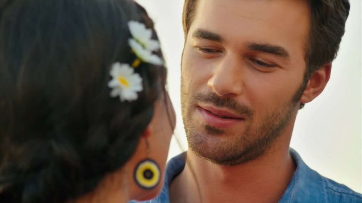 diziitakipcisii's tweet photo. Geceyi #İlkFer ile kapatalım. 💘

#YusufÇim #GülsimAli #HanımKöylü https://t.co/u4PKrlklMZ