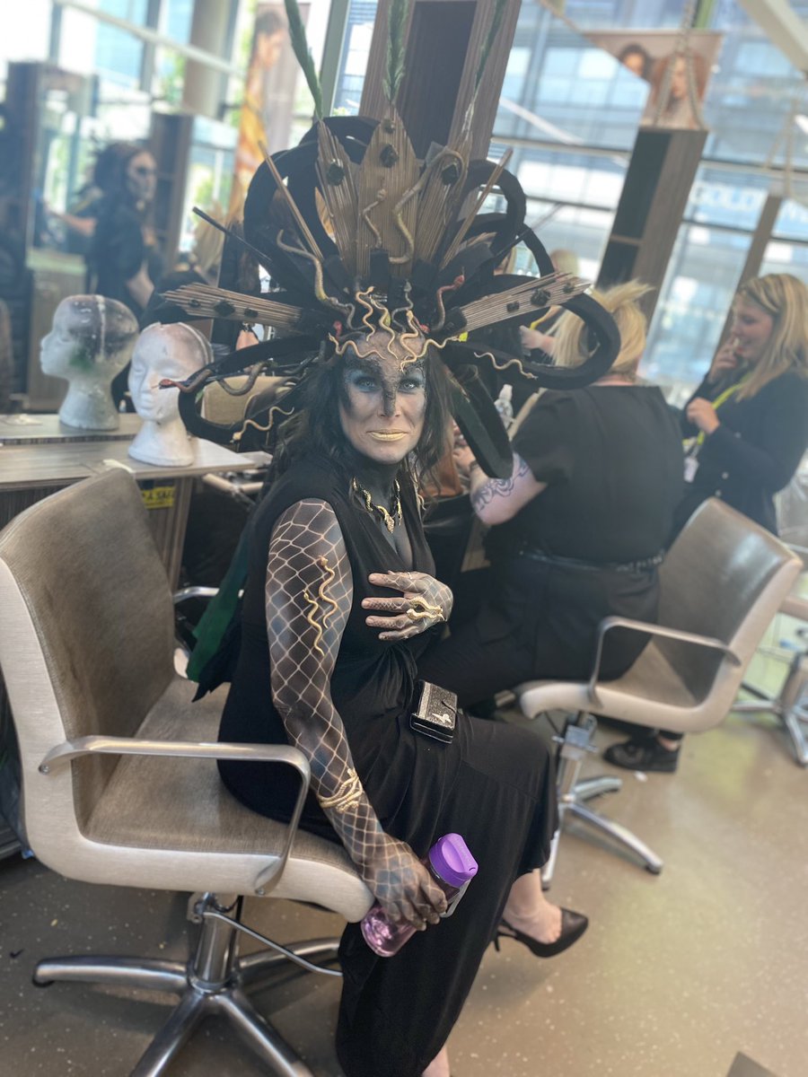 RaychelMJones's tweet photo. Great 1st transition evening for our new 22/23 cohort @urbasba @CAVC future Hair, Barber, Theatrical & Beauty learners enjoying our #haveago #digitalzone #demozone #sciencezone 🙌🙌 looking forward to seeing you all back in September! https://t.co/R5HATrU6Aj