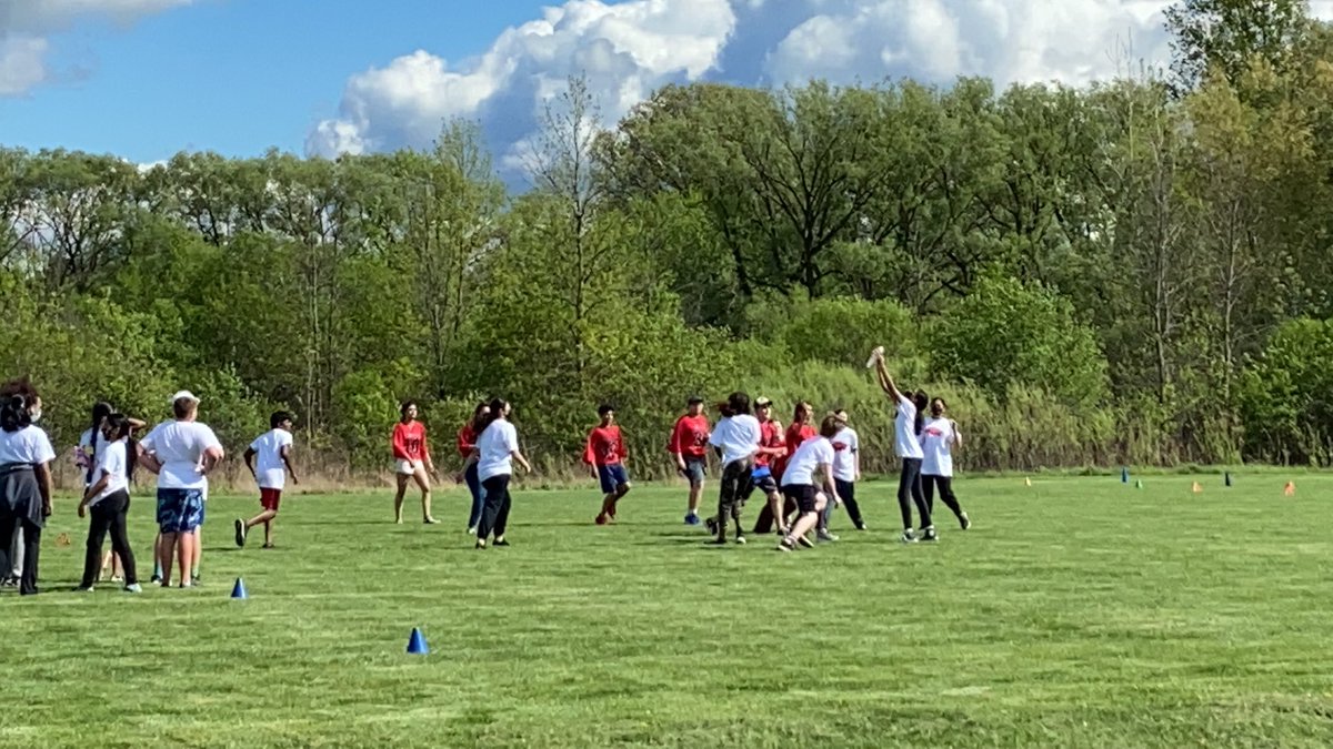 JeffAdam66's tweet photo. So great to see so many @wrdsb student athletes @cityofcambridge Riverside park playing Ultimate Frisbee today. @WG_Davis you looked amazing and represented Davis so well. Look out @WCSSAA and @phsactivities we have some student athletes ready for next year. #Razorbackstrong https://t.co/6ST6MaZnKL