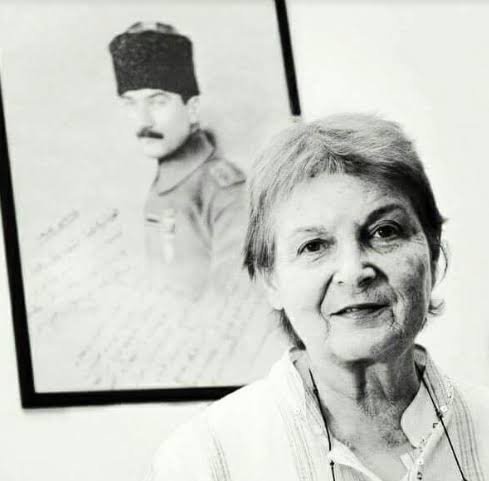 Atikopruluoglu's tweet photo. "TÜRKAN HOCA"...
Ömrünü adadı Türkiye için, 
sağlık ve çağdaş eğitim adına uzun soluklu mücadelesiyle örnek bir kadın oldu. 
"Onu seven, onun gibi olmalı."
Saygı ve özlemle.
#TürkanSaylan https://t.co/mLcEgpbI4Y