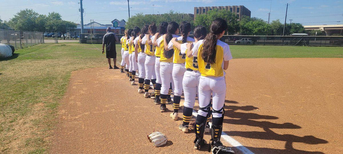 SamHoustonTigers_Softball tweet media