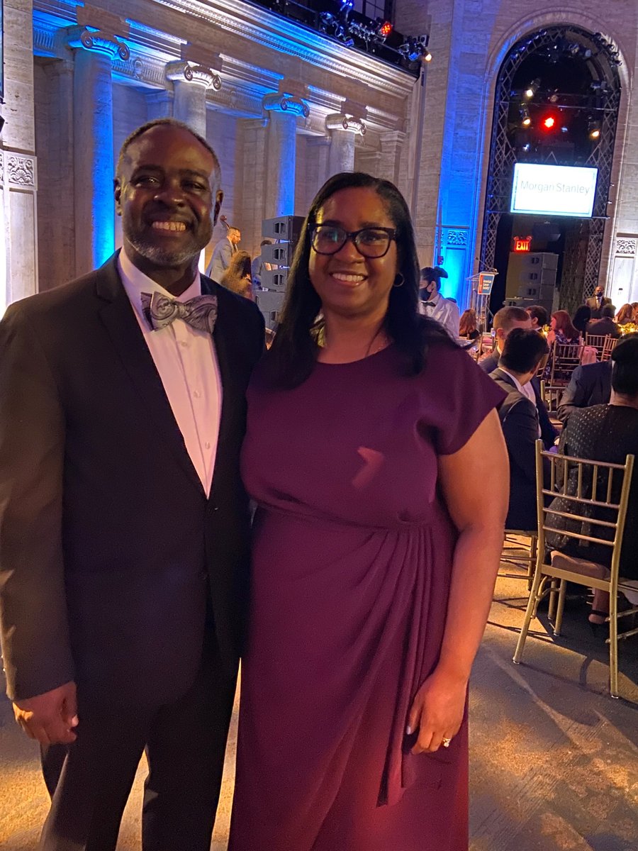 JeffreyLMolter's tweet photo. Happy to celebrate Dr. Joseph Ravenell, recipient of the @AmericanCancer's Eugene O'Kelly Award @ Financial Services Cares Gala/NYC for work in health disparities. W/colleague breast cancer surgeon @Kathie_JosephMD. Both part of @NYULangone's @Perlmutter_CC. @FinanceVSCancer https://t.co/jY6kDn0bCm