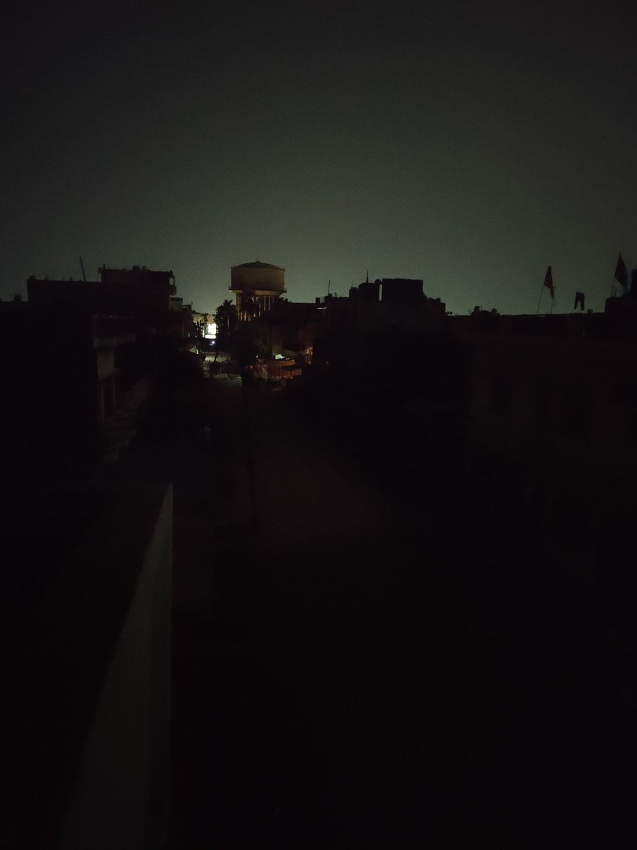 aman_awasthi_'s tweet photo. 1912 is useless
Area - Munshiganj Sitapur UP 261101
No power for almost entire night.
Sone to do yr chain se.roz ka natak bna rakha hai😑 Garmi aur machar kam the jo tum log bhi shuru ho gye ho. @UPPCLLKO @CSCegov_ #powercutindia #PowerCutsIN
Attached image is of city
Update pls https://t.co/X9souQAv79