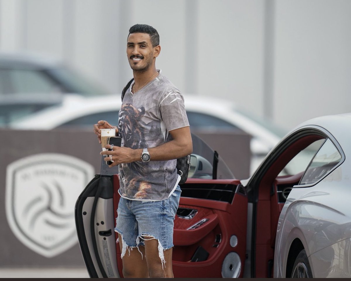 9_nsr6's tweet image. نداء الي اهل الخير والمتابعين نبي نجمع مبلغ بسيط ونشتري سراويل للحارس فواز القرني يستاهل لعب خدم ناديه والمنتخب لاتخلونه 
نبي نسوي له مفاجاءه ونفرح قلبه ❤️🙏
#تبرع_بسروال_من_اجل_فواز