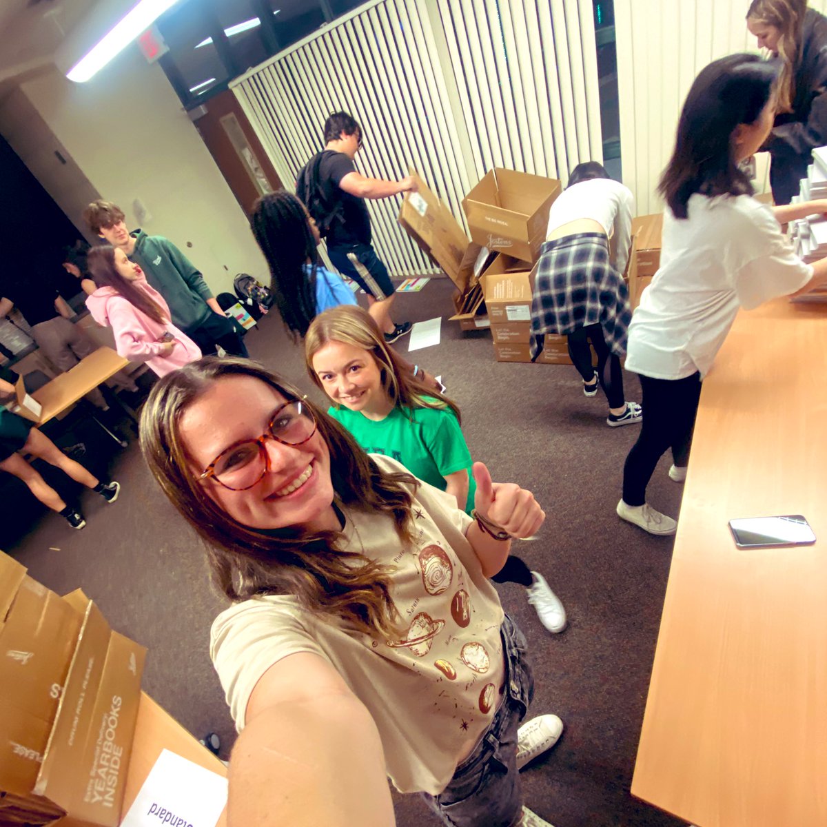 mschandlerbrown's tweet photo. Shoutout to our yearbooks staff during distribution week! We are all so excited to share this yearbook with you guys; sooOOooOoOoo much hard work has gone into it🤓🤩📗 https://t.co/1bG3RqqMSu