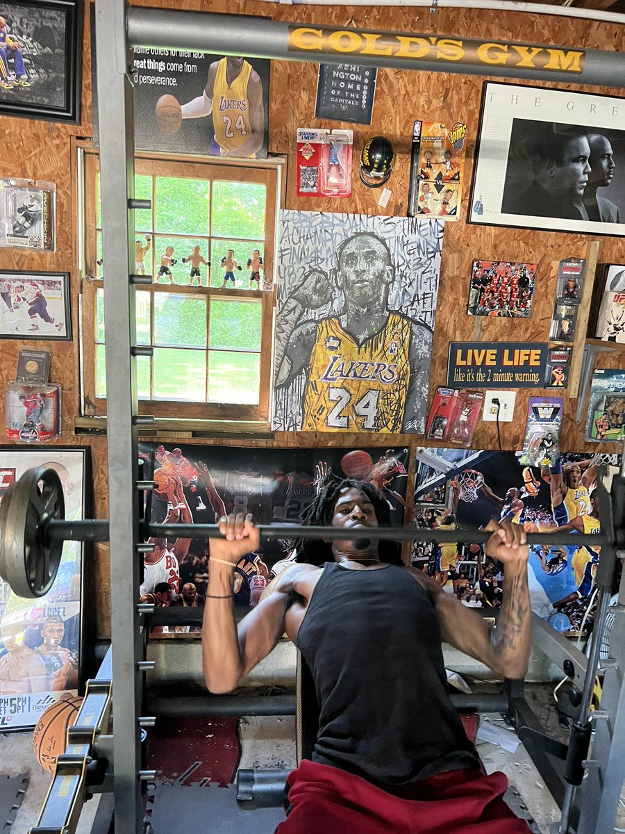 Coach3johnson's tweet photo. @RayFazo2x @svpreme_2x and Castro on day 1 of a 30 day challenge! This summer is all about #investedoverinterested #workout #757 https://t.co/izVm6YYwDb