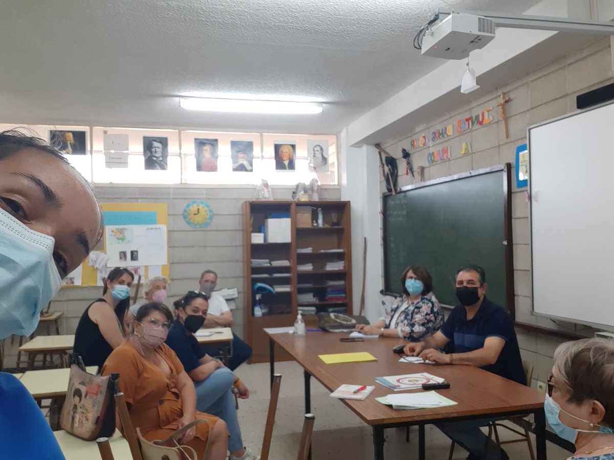 AmpaMerida's tweet photo. Primera reunión presencial del AMPA. Trabajando ideas por y para nuestros alumnos y nuestro colegio. https://t.co/FMUgn0lYSz