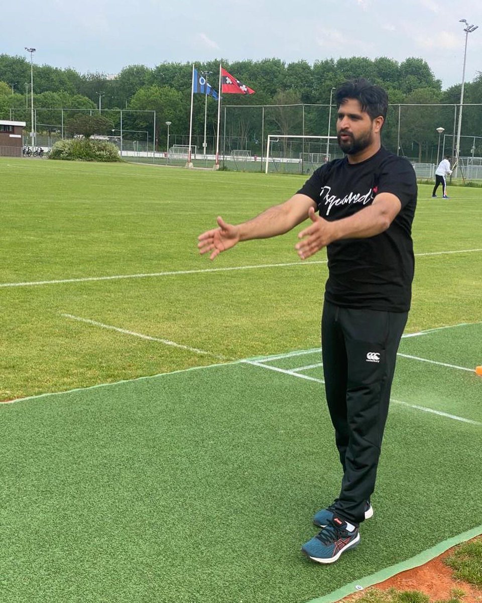vvvCricket's tweet photo. Today we had some special guests at our training! Ex Dutch International and player of Sparta Cricket Club (Mudassar Bukhari) shared his experience with our fast bowlers! Mohsin Salman did help the wicketkeepers with fielding drills! #ThanksForTheSupport https://t.co/ORbY0TWv7H