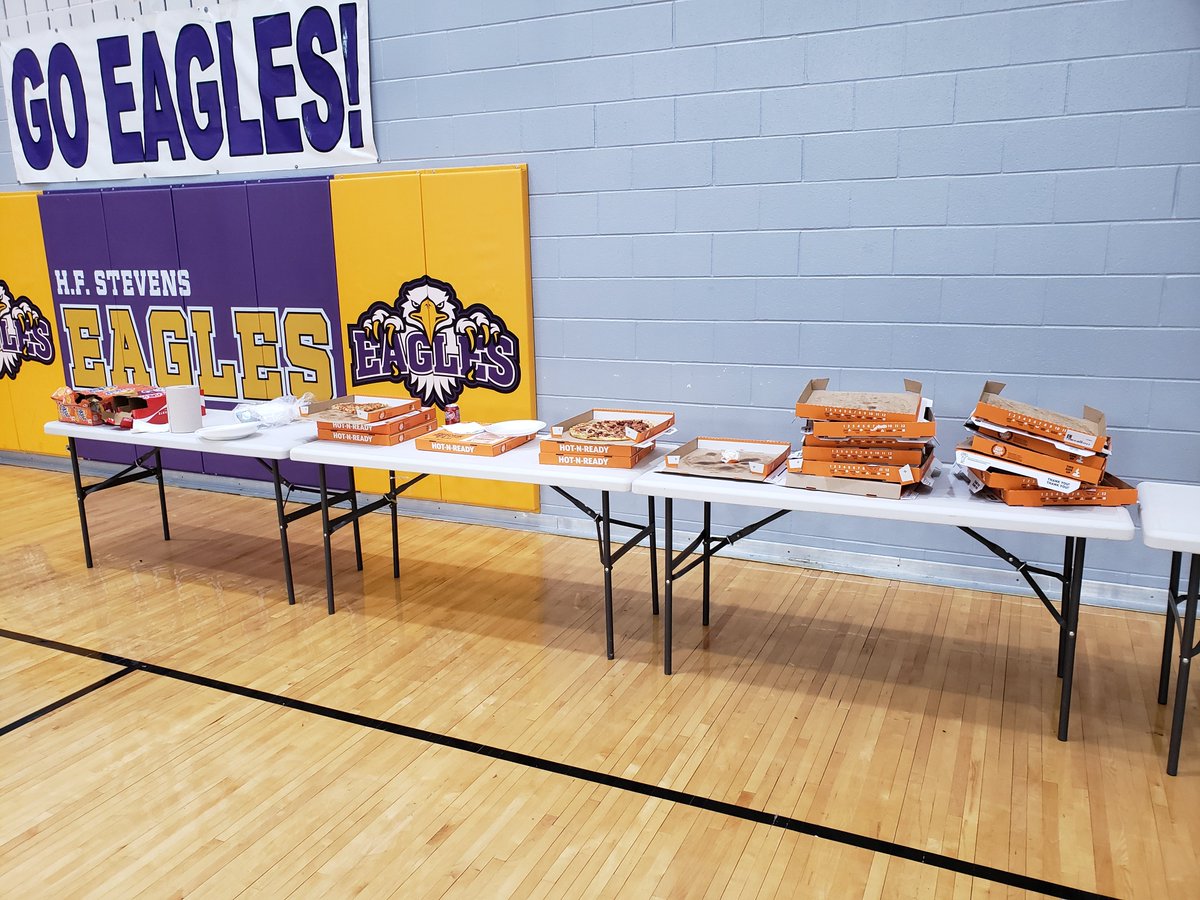 We're carb loading before the Freshmen Athletic Expo💪🏾#WingsUp