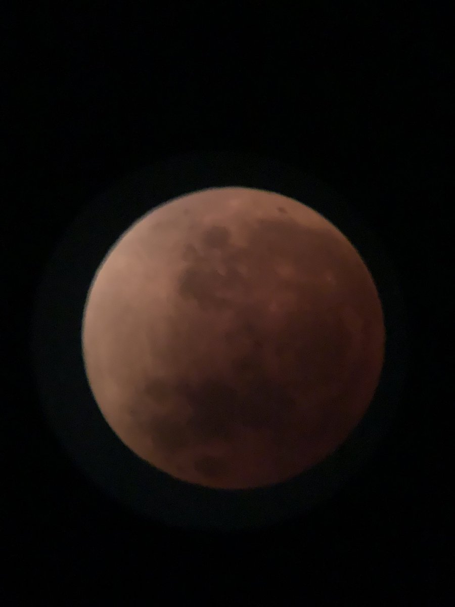 spaceboispod's tweet image. So, I have got to add my amateur moon pics from the Super Blossom Blood Moon. Isn’t it required somehow?
It gave me some #starfinder #inspiration Here they are!

#LunarEclipse #BloodMoon #moon
