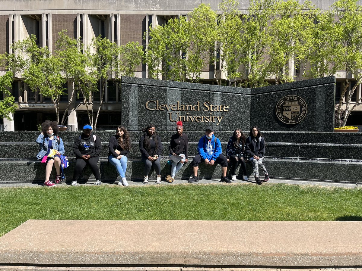 APGOPORCCA's tweet photo. The Governerds and Legal Eagles went to law school today to get us some lawing done. Had a blast. #cmlaw https://t.co/Oe2EgIdVF0