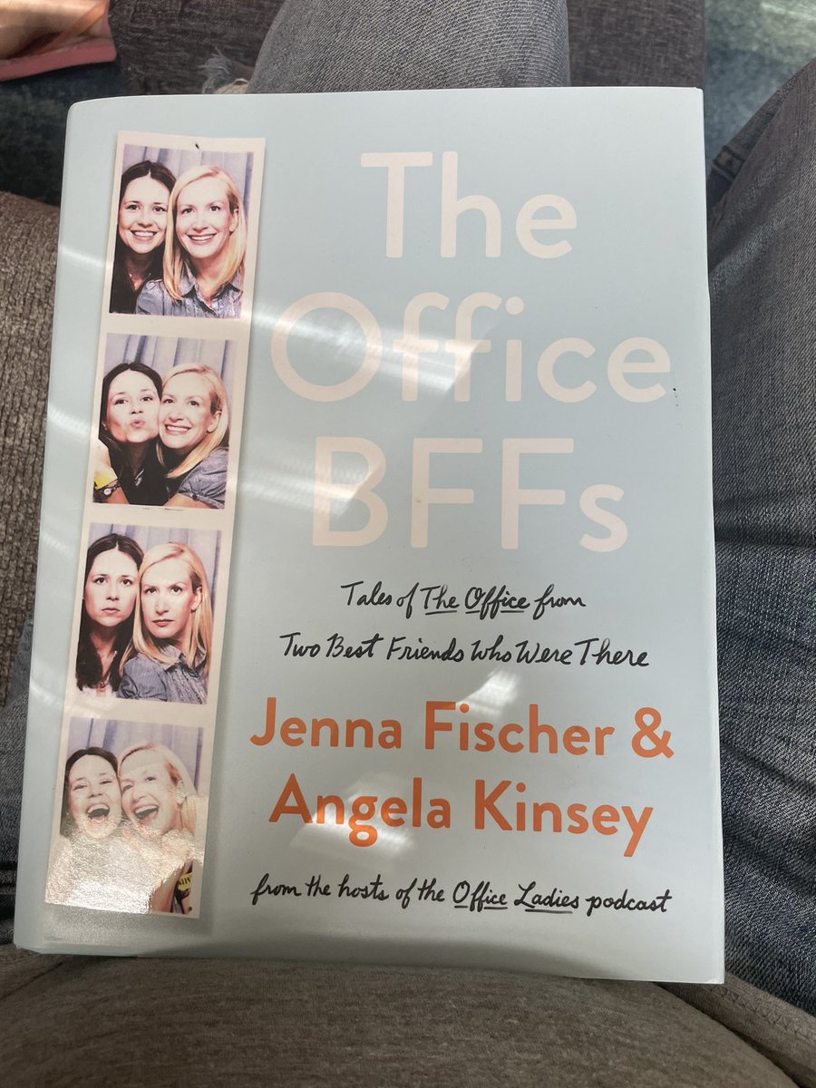 tayirvin's tweet photo. ITS HERE! @officeladiespod @jennafischer @AngelaKinsey https://t.co/S4iha7nSWz