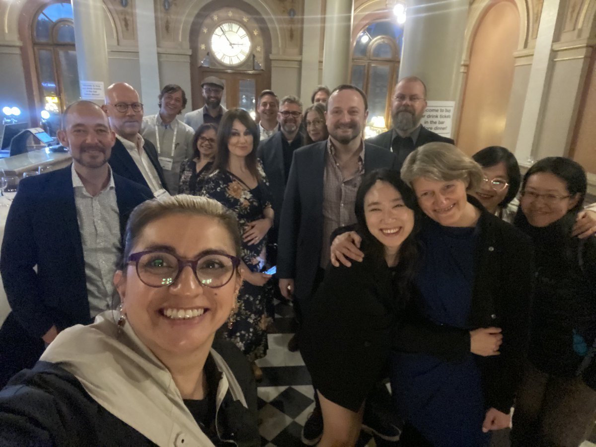 lindacq's tweet image. Tha later #nlc2022 gang after the conference dinner!! Is has been an immense pleasure to share with you this two days!! Hope to keep in touch and continue thinking about the #networkedlearning thanks!!