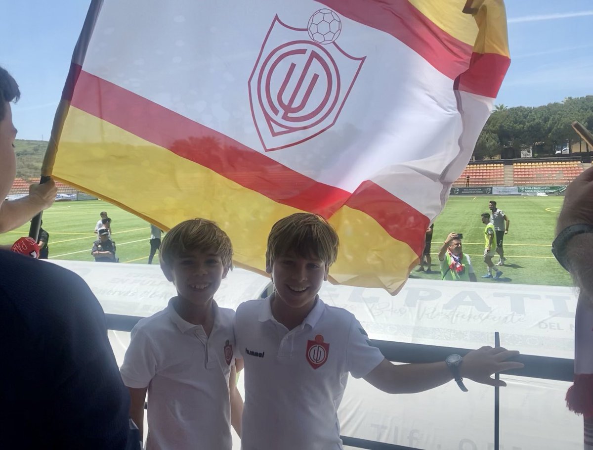 Lástima que no te pueda acompañar este sábado  <a href="/UTRERACD/">C.D. Utrera</a> tanto por mi Cariño al club como las ganas de volver q ver esas caras de felicidad !!
