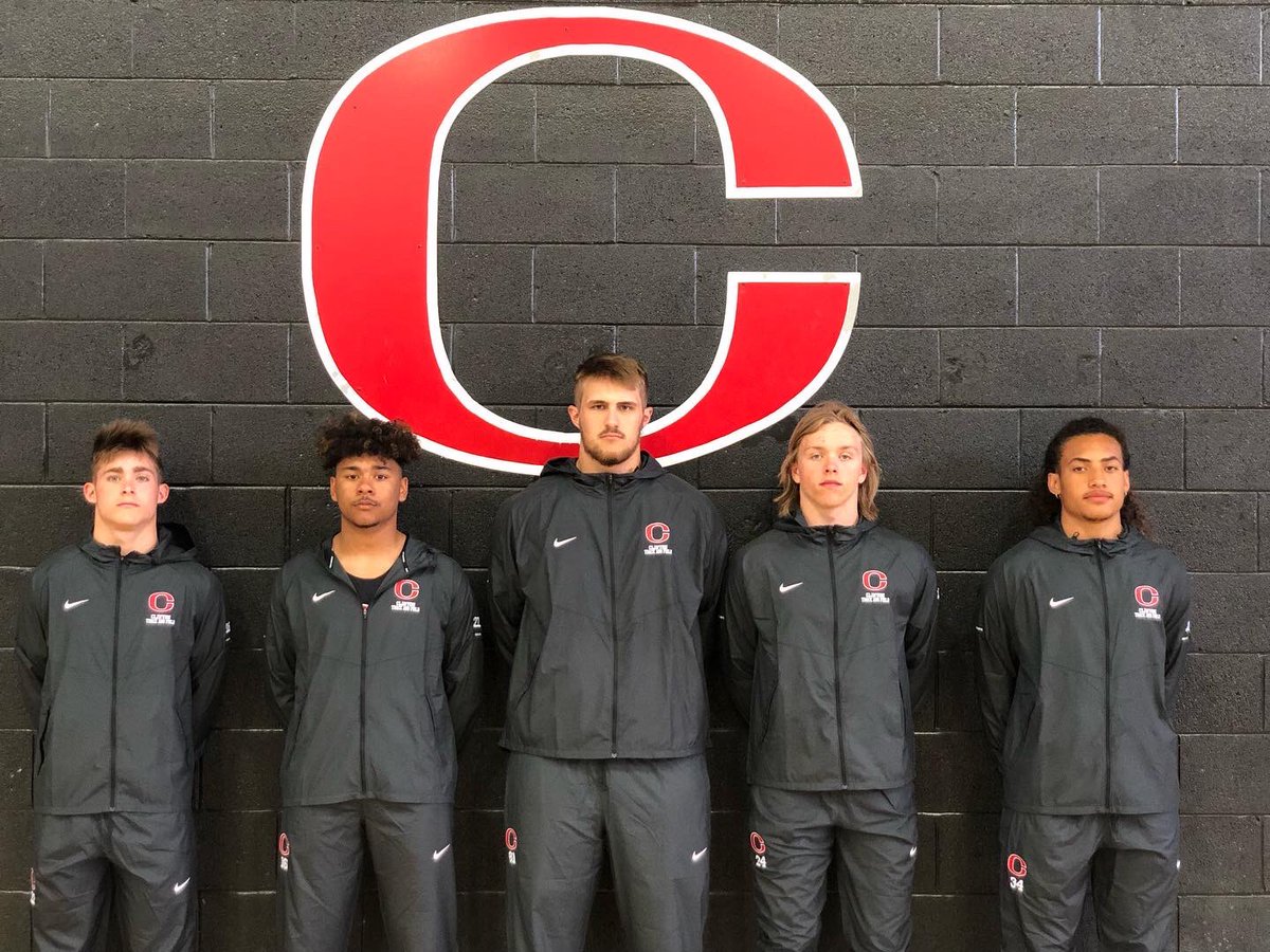 ClintonTrack's tweet image. Our 2022 State Qualifiers are rocking our new uniforms and warmups donated by CHS alum @DavidJohnson31 . A huge thanks to David and his family for their generosity! The team is excited to debut them at State!