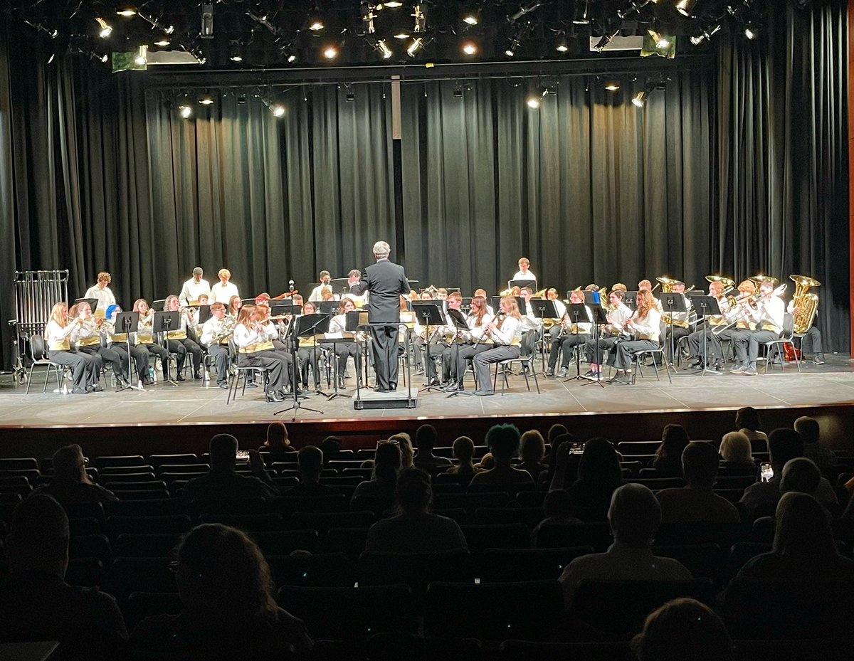 And the final concert of the night is the wonderful sounding Monrovia MS Advanced Band.