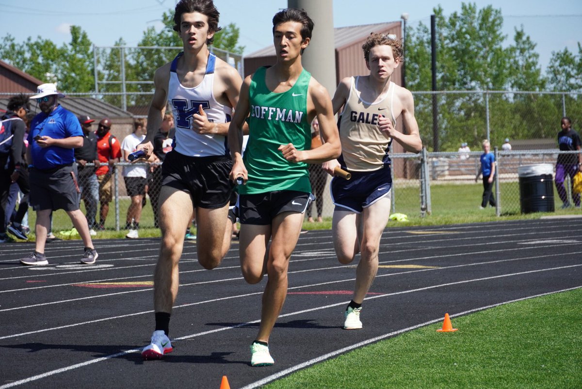 theworthington2's tweet photo. @Kilbournetrack Regional Qualifiers (7:58.45) in the 4x800m this afternoon at Hilliard Darby. Way to go AJ, Ryan, Mitchell, and Steven! @WKHSWolves @wcsdistrict #itsworthit #runworthington https://t.co/MxXcCIFnyk