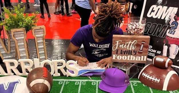 edrob31's tweet photo. All thanks to the man above🙏🏾 I will be furthering my education and sports journey at the Waldorf University 
1000% committed
 @doll_kye @coach_paramore @WaldorfWarriors #GOWARRIORS  rip granny🕊 https://t.co/tKJcVLMKcE