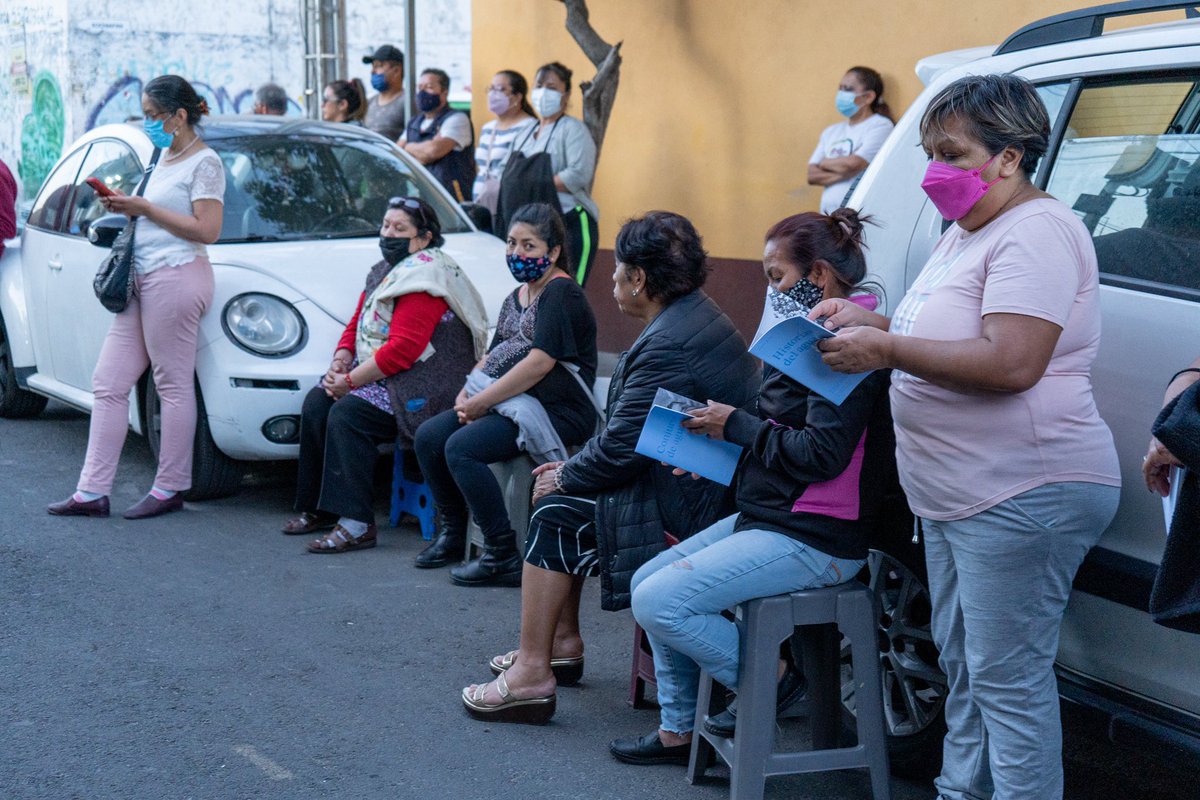 Presentamos 'Conjuros de agua', nuestro nuevo libro, con la Asamblea General de pueblos, barrios, colonias y pedregales d Coyoacán (<a href="/aztecas_215/">Asamblea General</a>), Adriana Salazar (<a href="/piedraquehabla/">Adriana Salazar</a>), Carlos Gamboa y Brenda Anayatzin Ortiz. 
Les compartimos estas lindas fotos q nos tomó <a href="/austreale/">alex tapia</a>