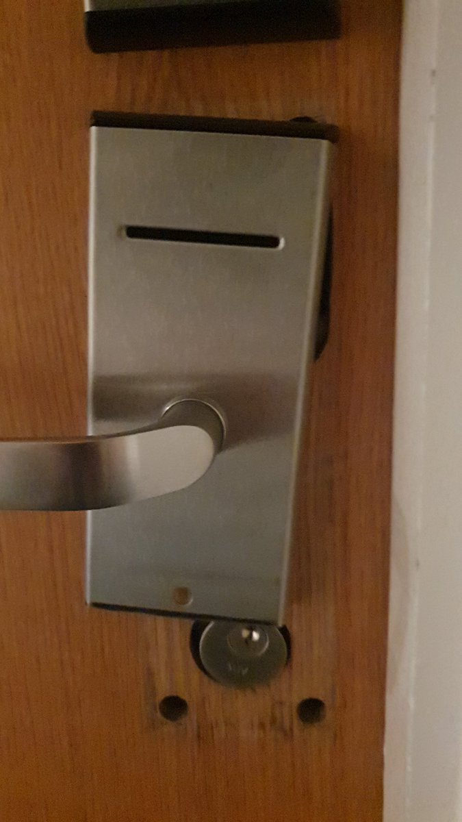 britbutterflies's tweet photo. Hey @TravelodgeUK. Currently at your #Battersea London site. No one able to fix locks on 2 room doors which were dicey upon arrival. Reported 2hrs ago. One room can't lock, other can't open! What a shit show! Needs sorting out immediately. #WonkyLocks #StaySomewhereElse https://t.co/cHSSgaNIj3