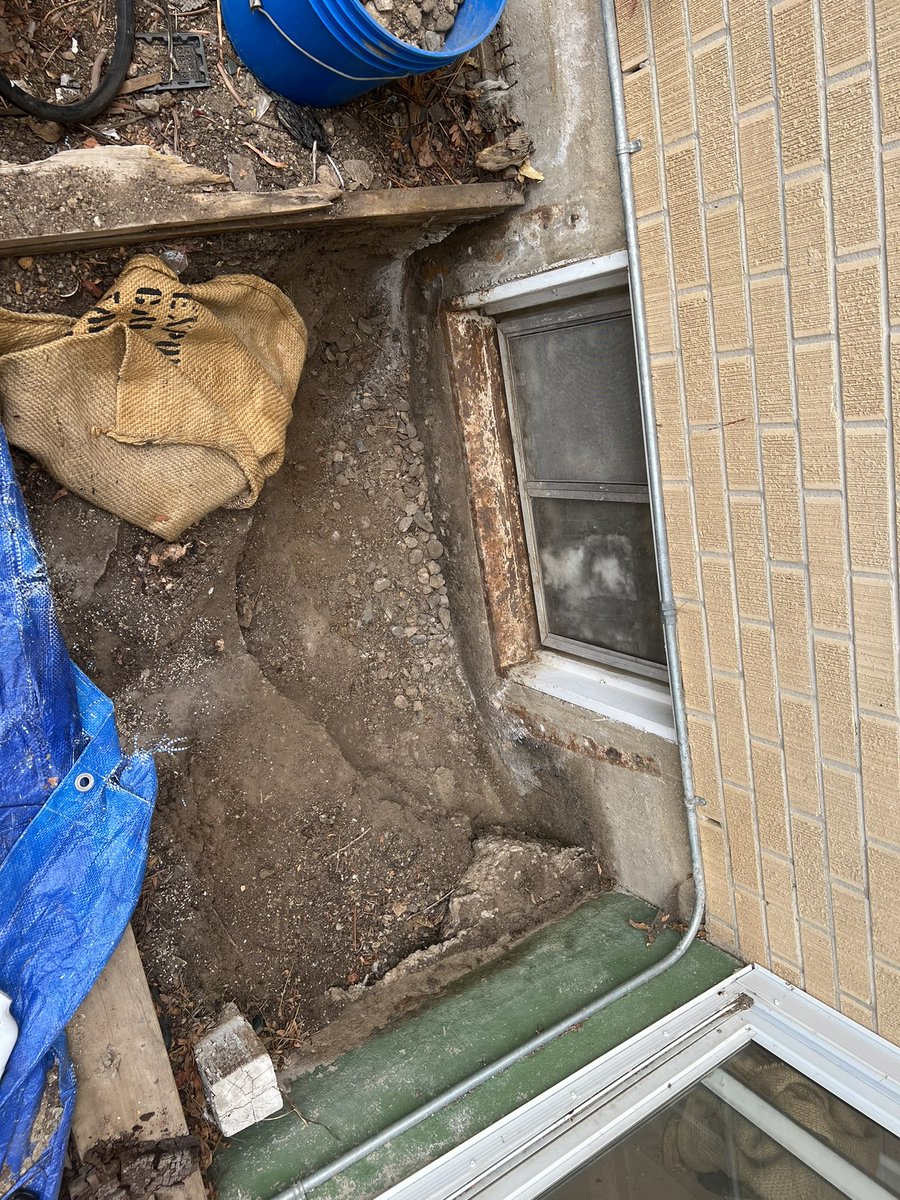 D1Entertainmnt's tweet image. If you need a window well installed- don’t ask me 😂 

#OnToTheNextProject