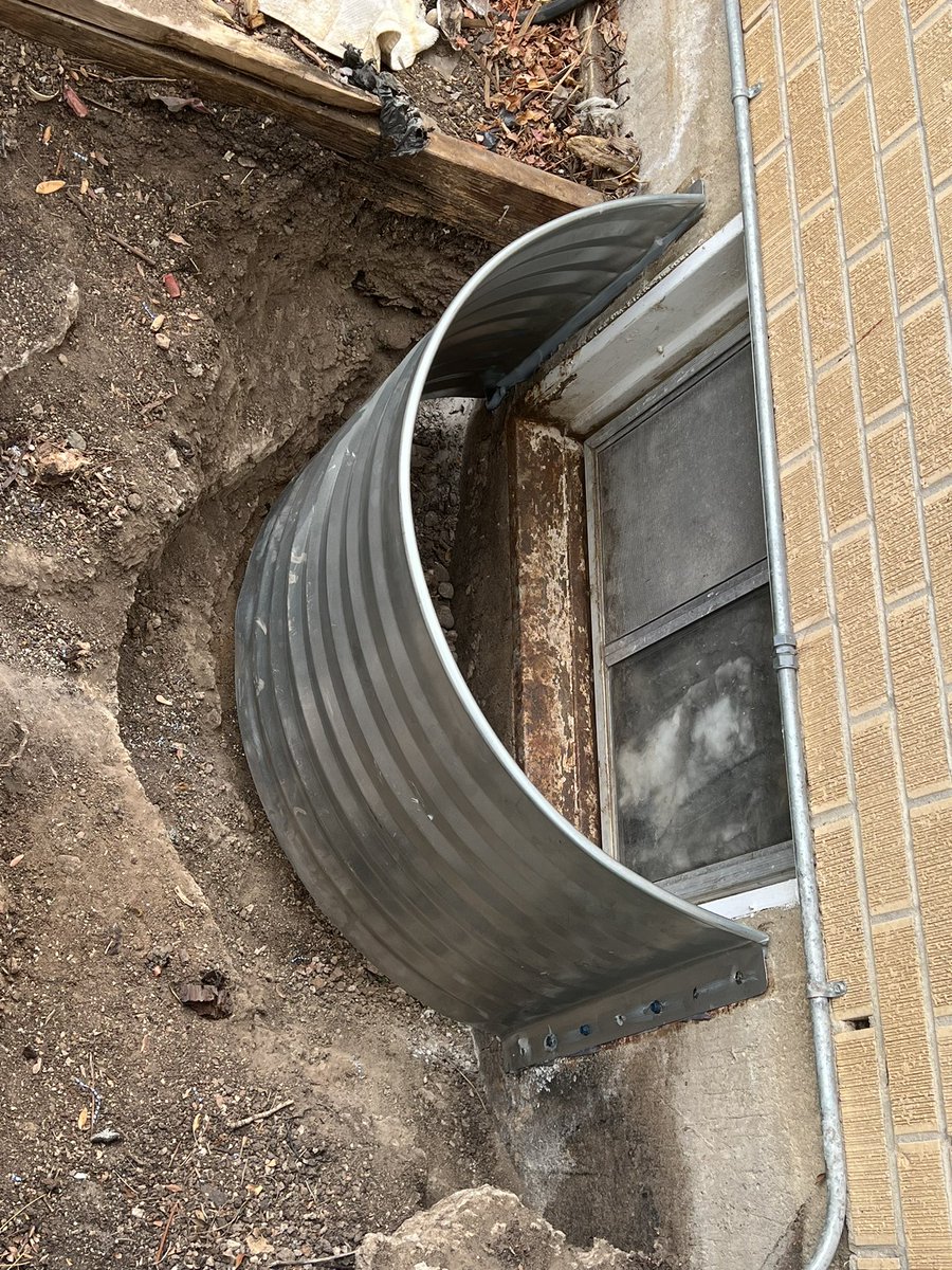 D1Entertainmnt's tweet image. If you need a window well installed- don’t ask me 😂 

#OnToTheNextProject