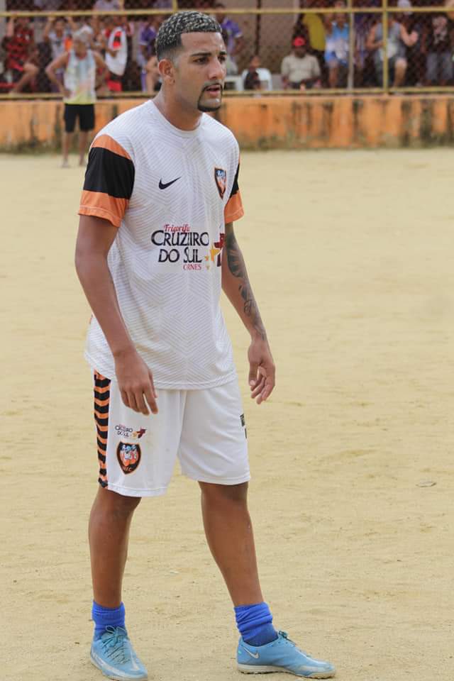 VilaRosarioFC's tweet photo. Trabalha na bic... Todo jogo tem caneta.. https://t.co/cBABecO5J5